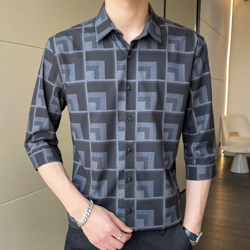 High-quality summer men's mid-sleeve collared shirt, slim-fit three-quarter sleeve casual shirt for young men, available for wholesale