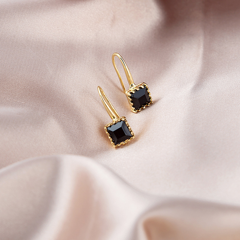 1 Pair Simple Style Square Inlay Alloy Zircon Drop Earrings display picture 1