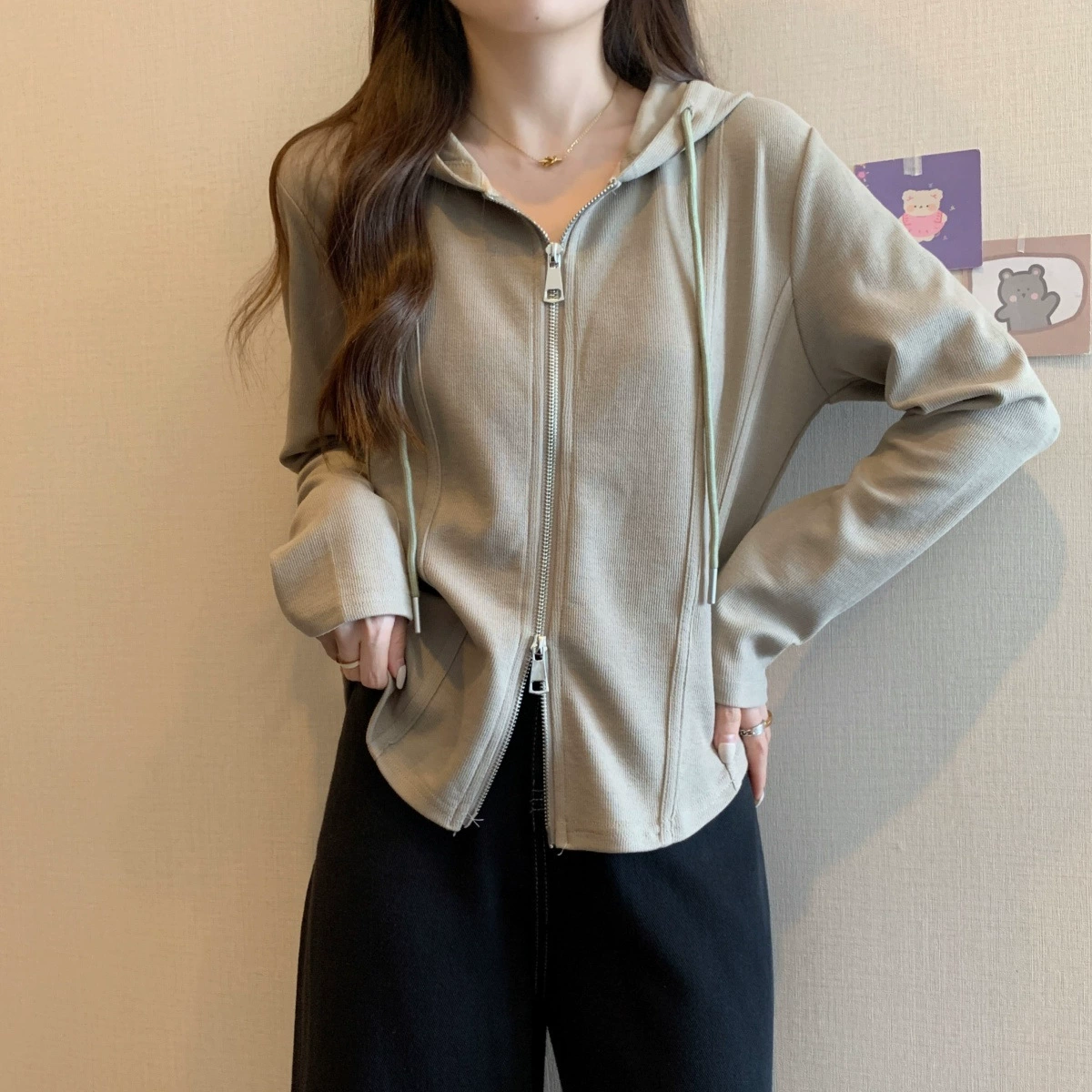 Женская футболка с капюшоном и длинными рукавами нестандартной формы, весна-осень 2024, новый женский свободный топ в корейском стиле для похудения с двойной молнией