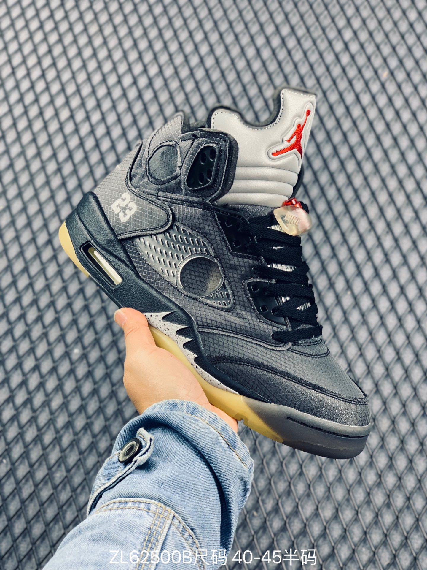 2025 nuevo color AJ5 negro y blanco flujo de arce de batalla real de alto rendimiento retro versátil zapatos deportivos de baloncesto masculino y femenino 3D vertical