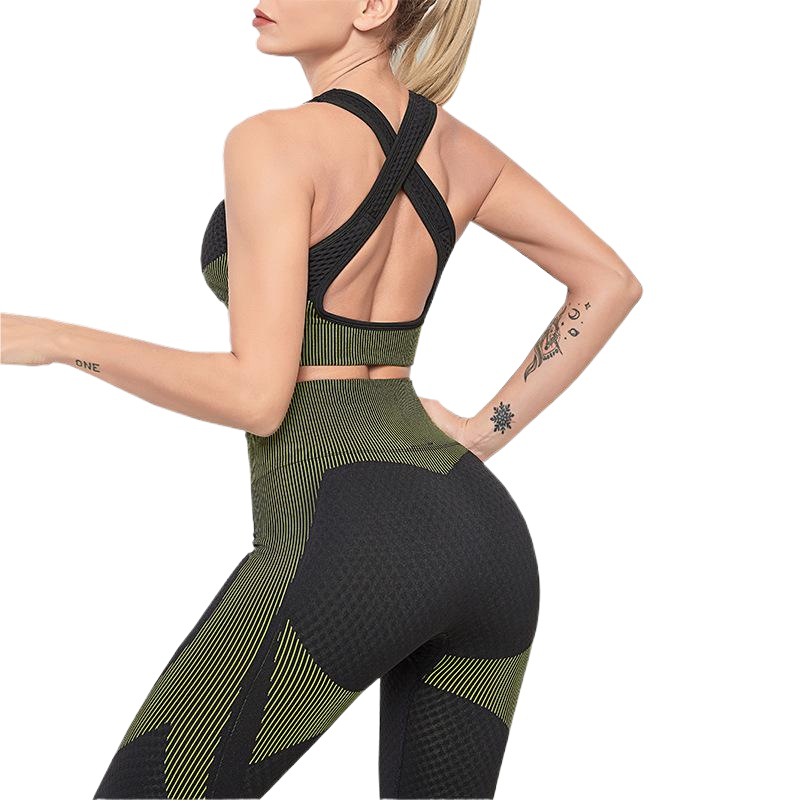 Conjunto deportivo de fitness estilo europeo y americano, éxito de ventas en Wish, con top con cremallera, sujetador deportivo, pantalones de yoga de cintura alta y leggings ajustados.