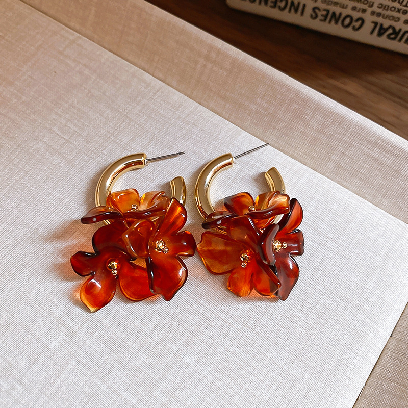 Pendientes de flor Maillard con aguja de plata Pendientes retro de nicho Pendientes de temperamento de moda Lujo ligero Sentido de alta gama Otoño e invierno al por mayor