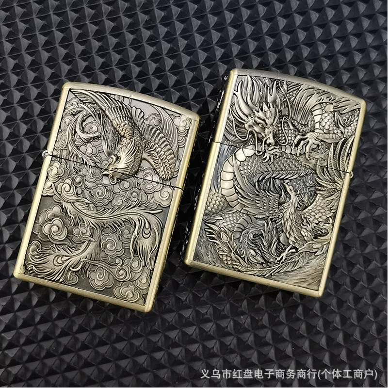 봉황명으로 뛰어오르는 청동 용