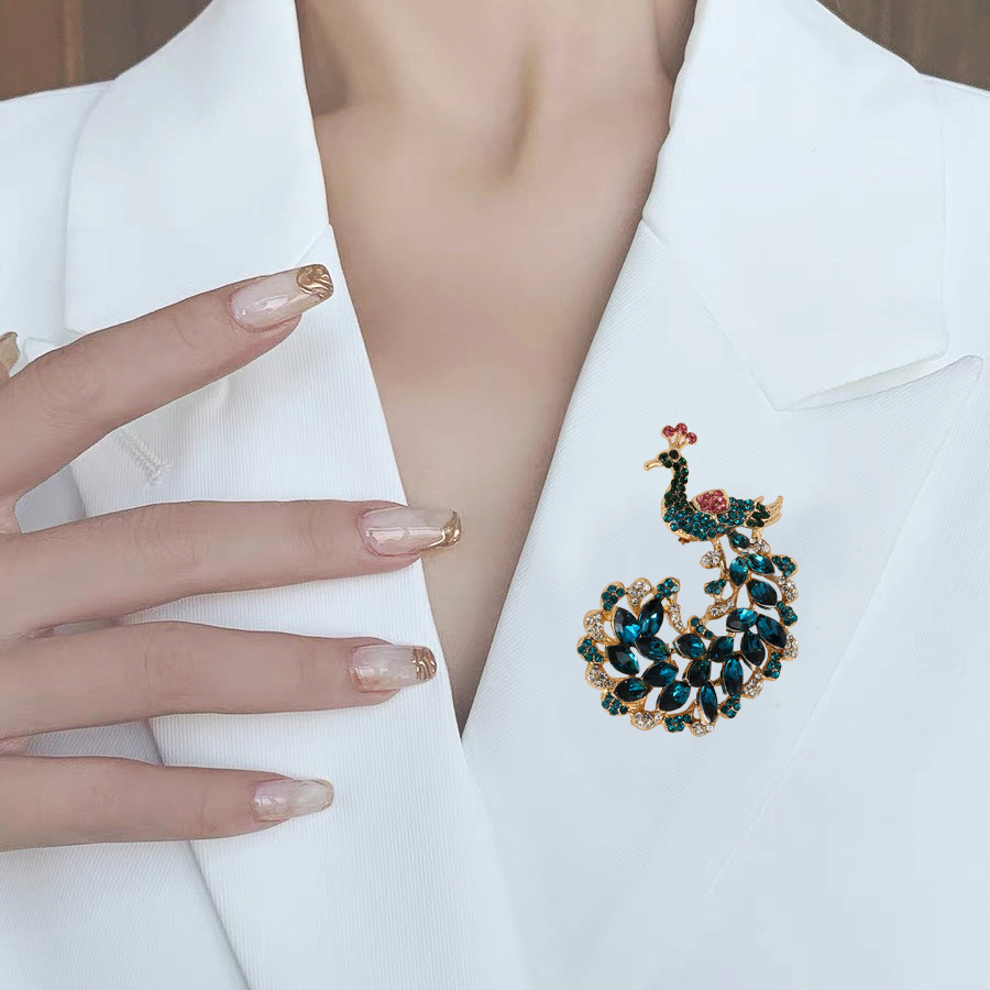 Pavo Real de Europa y América avanzada broche moda animal ramillete lindo aleación Ropa Accesorios regalo joyería al por mayor