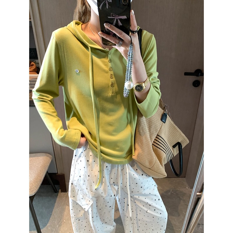 Moreover, the new autumn collection features a simple, comfortable, casual style henley collar slim-fit hooded base shirt T-shirt MQ1702 Moreover, the new autumn collection features a simple, comfortable, casual style henley collar slim-fit hooded base shirt T-shirt MQ1702