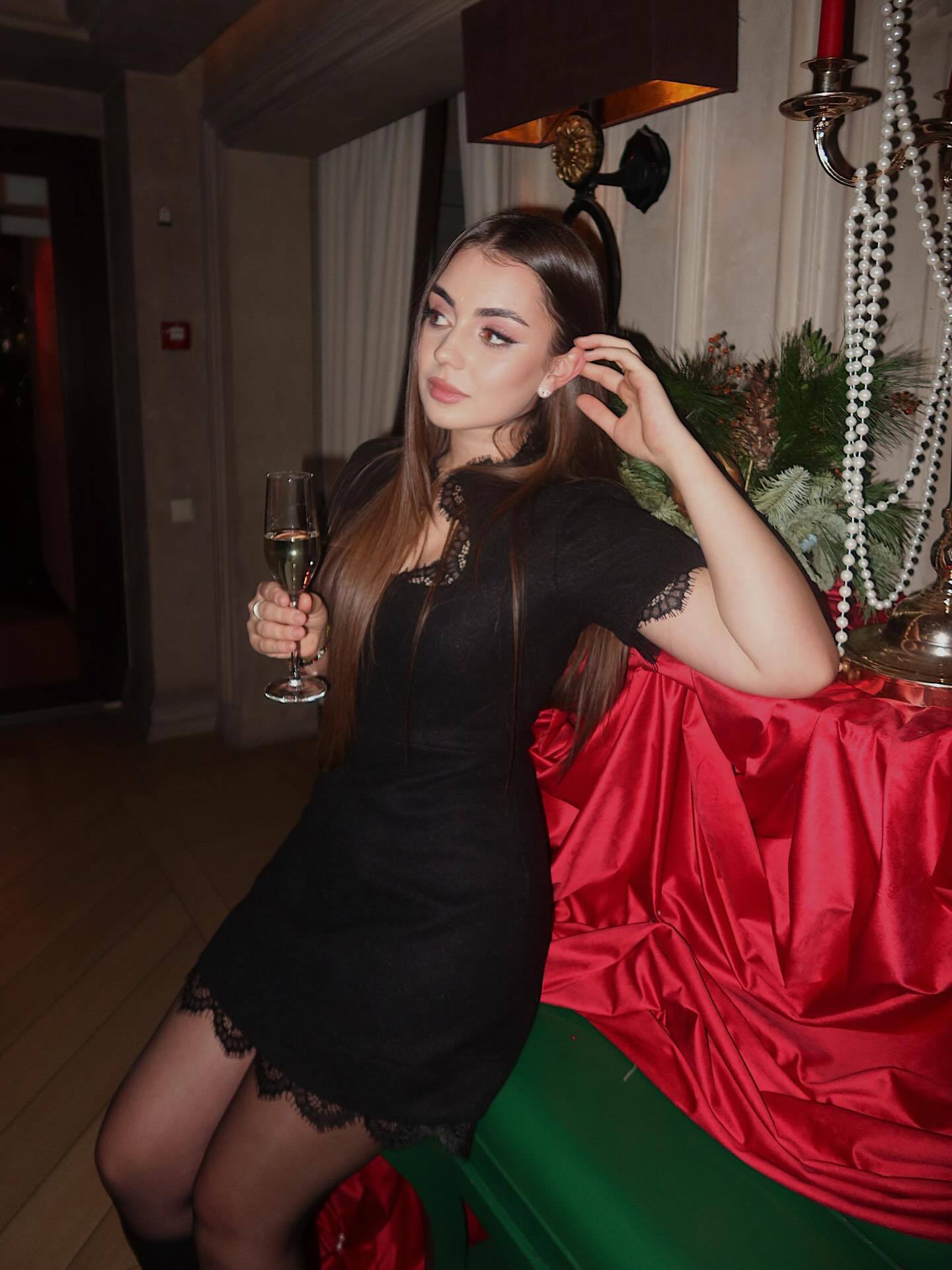 Women's Elegant Lace Panel Hollow Out Short Sleeve Belted A-Line Mini Dress – Casual Summer Black Gown_ecoleips.com