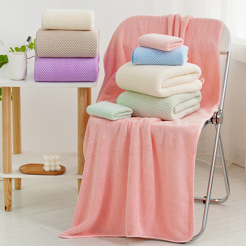 Soft coral bath towel for men and women