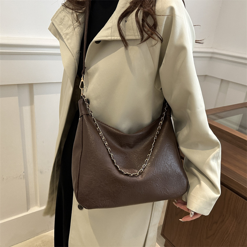 Bolsa de hombro de moda casual de gran capacidad para mujeres 2024 nueva bolsa de viaje simple transfronteriza bolsa de viaje casual de gran capacidad bolsa de mano