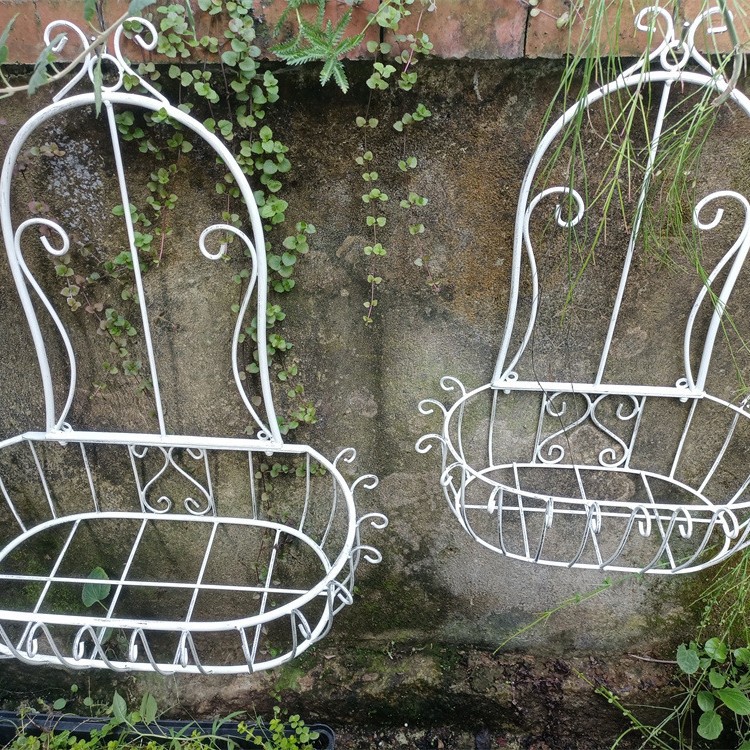 벽에 장착 된 중공 격자 무늬 꽃 바구니 세트 2 흰색