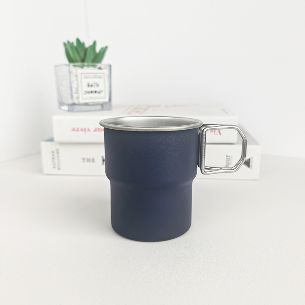 Taza de acero inoxidable para acampar al aire libre con grabado, taza de café 304, taza de agua estilo escalonado, taza portátil de una sola capa, portátil y práctica.