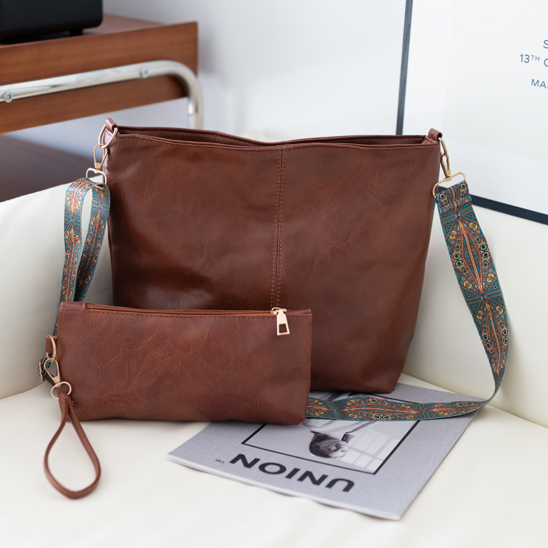 2026 Winter Large Capacity Tote Women's Shoulder Bag Handheld Crossbody Bag Vintage Women's Bag Southern Breeze Cross-Border Trend