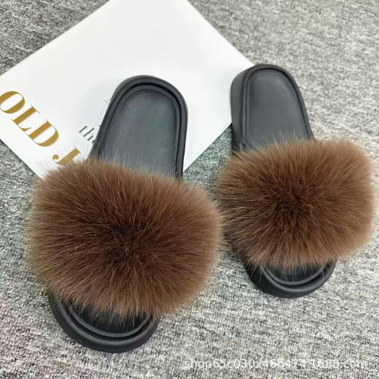 Yiwu zapatillas de lana transfronterizas al aire libre para mujeres con el mismo estilo de moda zapatillas de lana de zorro de gran tamaño para mujeres frías en la tendencia