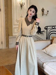 金缕檀心 法式气质纽扣拼接燕麦色长袖连衣裙女2025秋季新款长裙