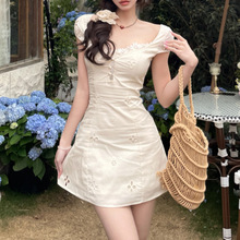 时尚茶歇法式白色连衣裙女2024早春新款设计感裙子气质短裙A字裙