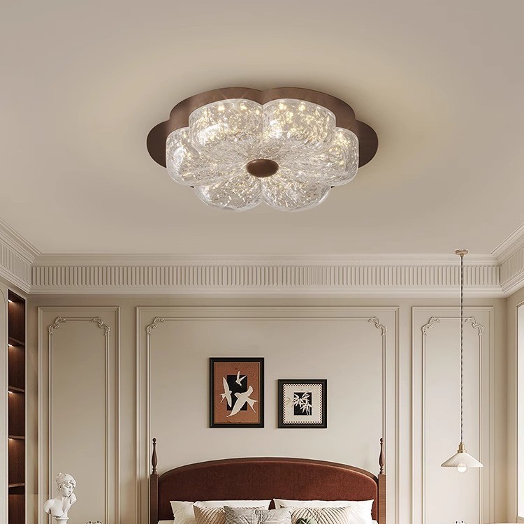 [Estrictamente seleccionado] Lámpara de techo de protección ocular nueva lámina de oro francesa, lujo ligero, habitación privada de resina de alta gama, lámpara de flor creativa