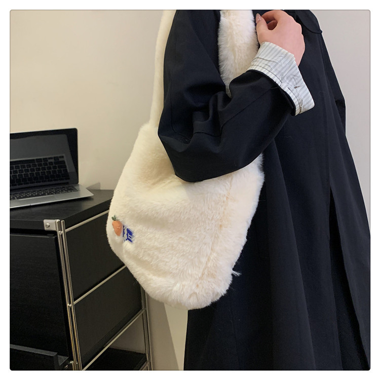 Plush tote for women's trendy and fashionable shoulder bag, plush crossbody bag_voghion.com