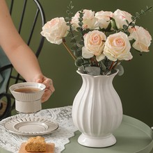 欧式风白色陶瓷花瓶轻奢高级感复古摆件客厅插花水培鲜花情绪稳定