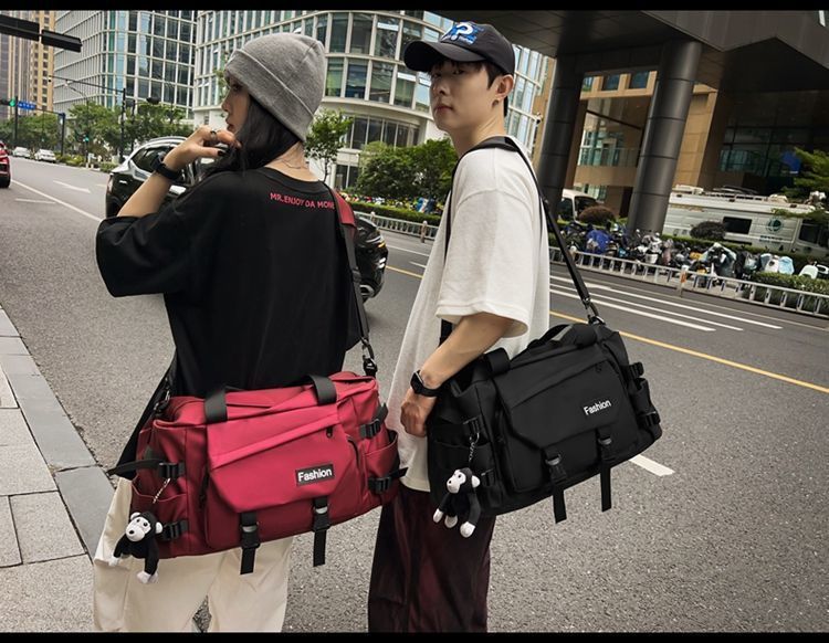 Travel bag with wet/dry separation, large capacity