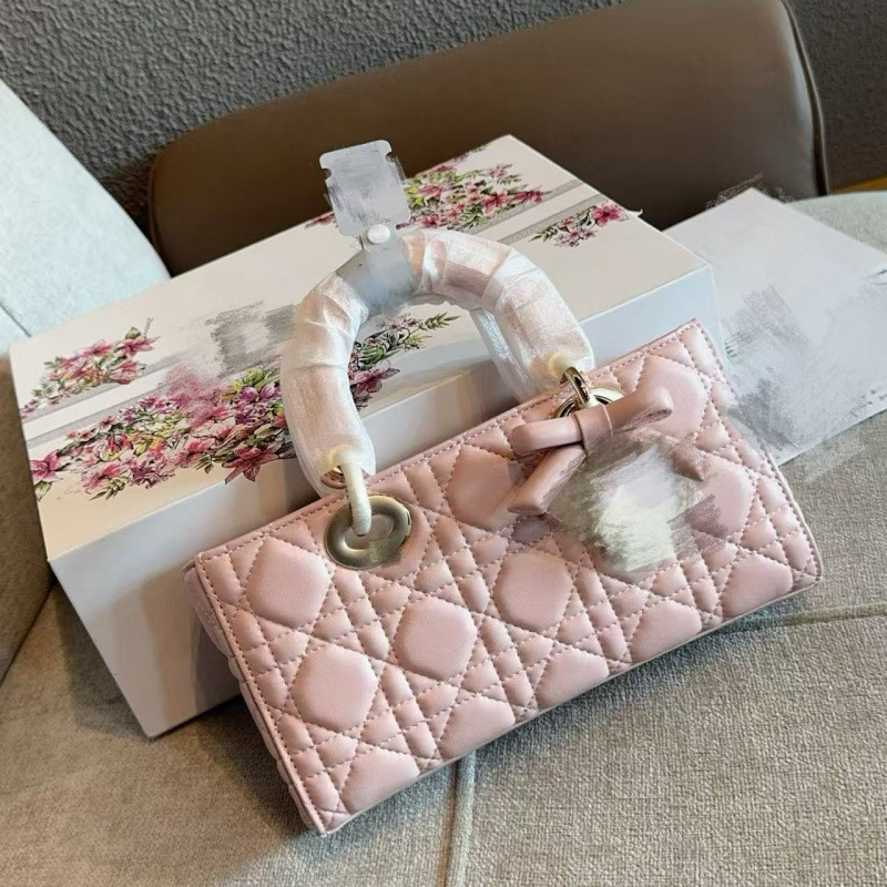 Classic D Brand Cross-Border Horizontal Version Lady Diana Bag, Sheepskin Pattern Handbag, Shoulder Bag, Crossbody Bag, Cross-Border Foreign Trade Women's Bag Classic D Brand Cross-Border Horizontal Version Lady Diana Bag, Sheepskin Pattern Handbag, Shoulder Bag, Crossbody Bag, Cross-Border Foreign Trade Women's Bag