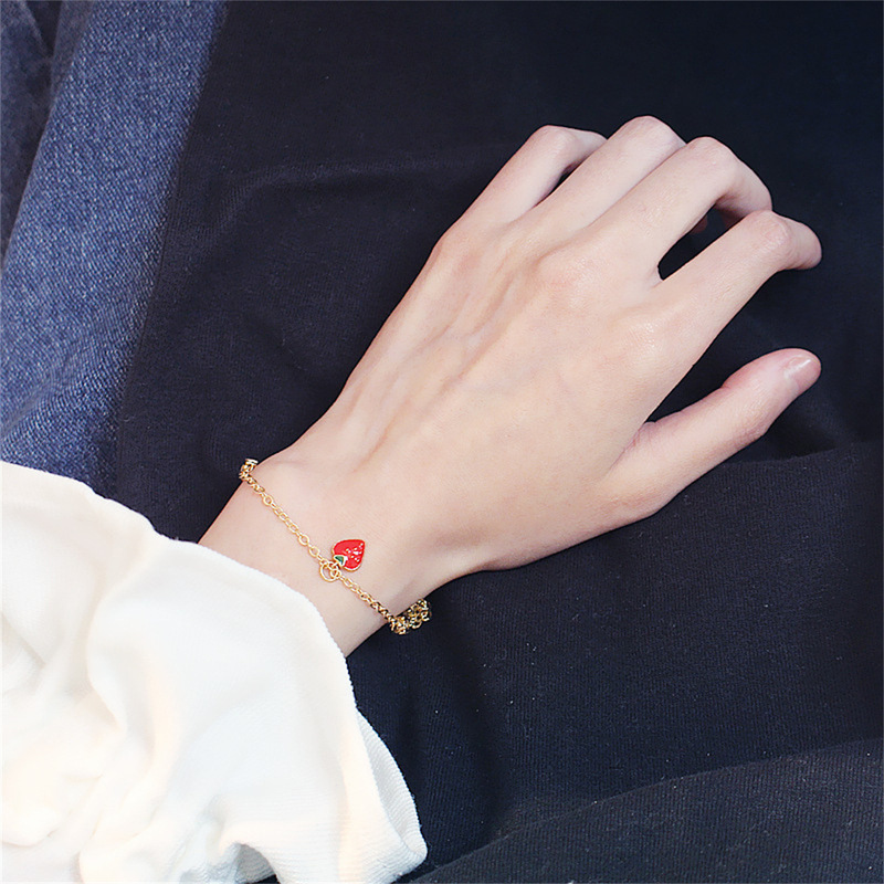 Japanese and Korean Style Simple Sweet Oil Painting Strawberry Rhinestone Chain Bracelet Elegant and Gentle Instagram Style Fashion Bracelet for Women