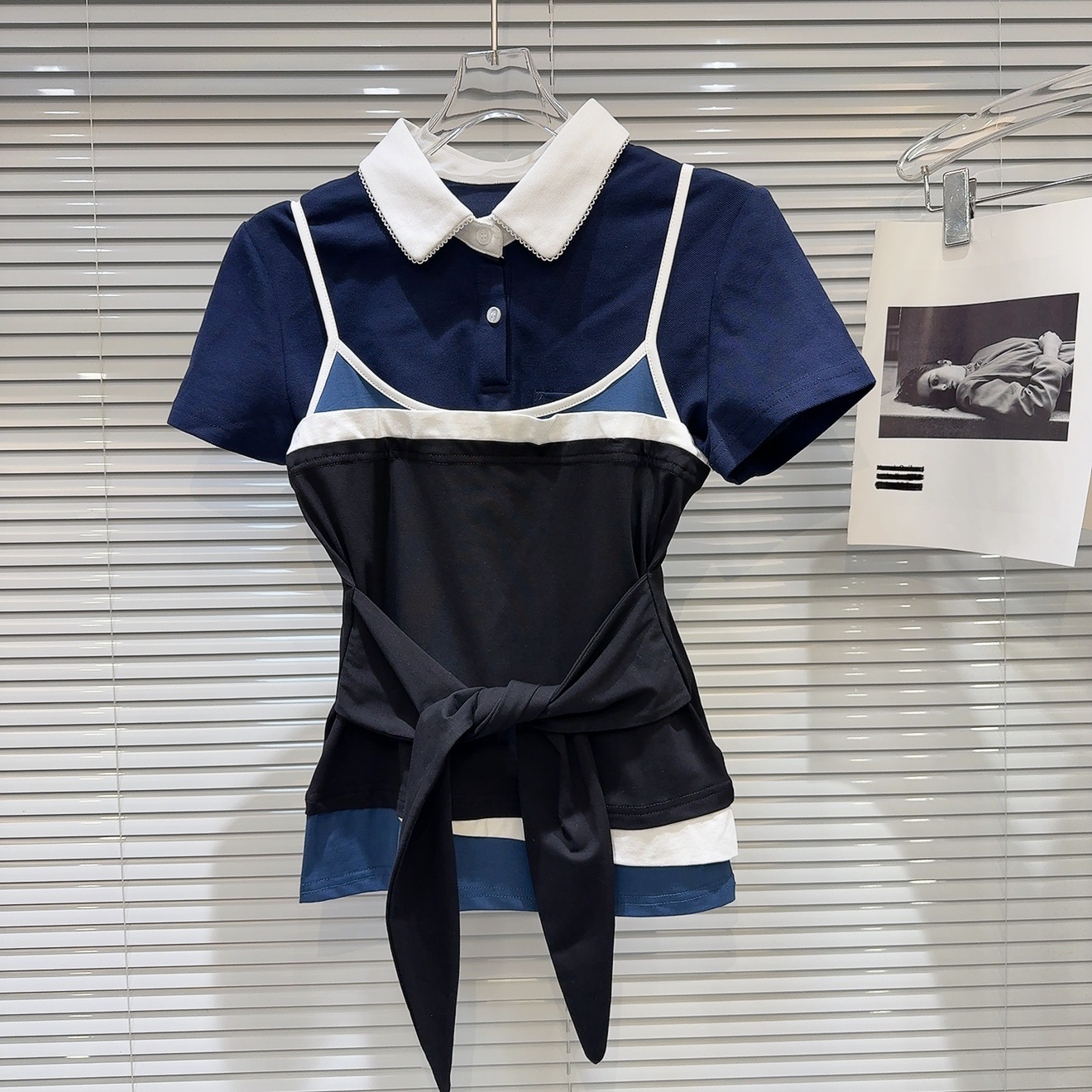 小香风同款2025夏季新款个性特色衬衫领短袖T恤衫+吊带两件套单拍