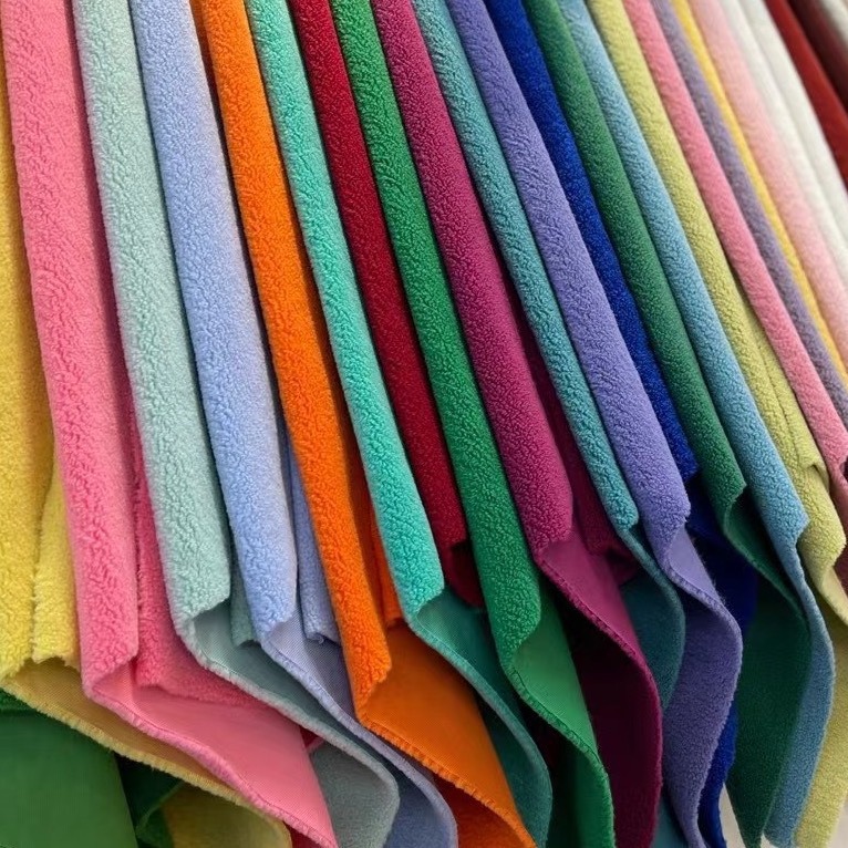 Cachemira de trigo tela de cordero peluche juguetes de peluche ropa alfombra bufandas zapatos sombreros tela stock