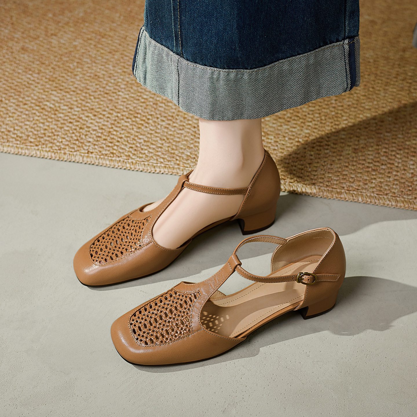 Sandal nữ da cừu thấp gót dệt vintage bít mũi quai chữ T — màu trắng ngà