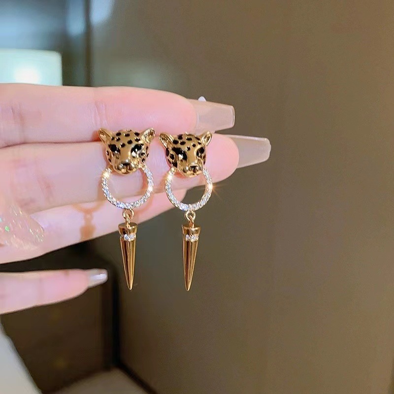 银针个性欧美豹子头圆锥吊坠耳钉新款气质女时尚耳环时尚百搭耳饰