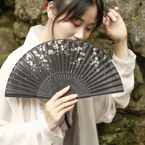 New Chinese style Suzhou retro fan sub-fan folding fan summer Chinese style Hanfu portable folding fan female small fan