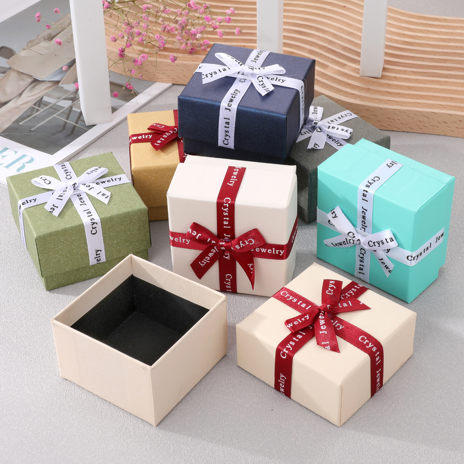 Simple Style Solid Color Paper Jewelry Boxes display picture 1