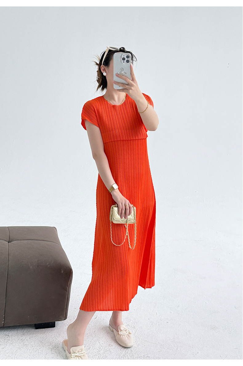 Váy liền xếp ly cổ tròn tay ngắn dáng maxi thắt eo thanh lịch — Màu xanh lam nhạt chi tiết 17