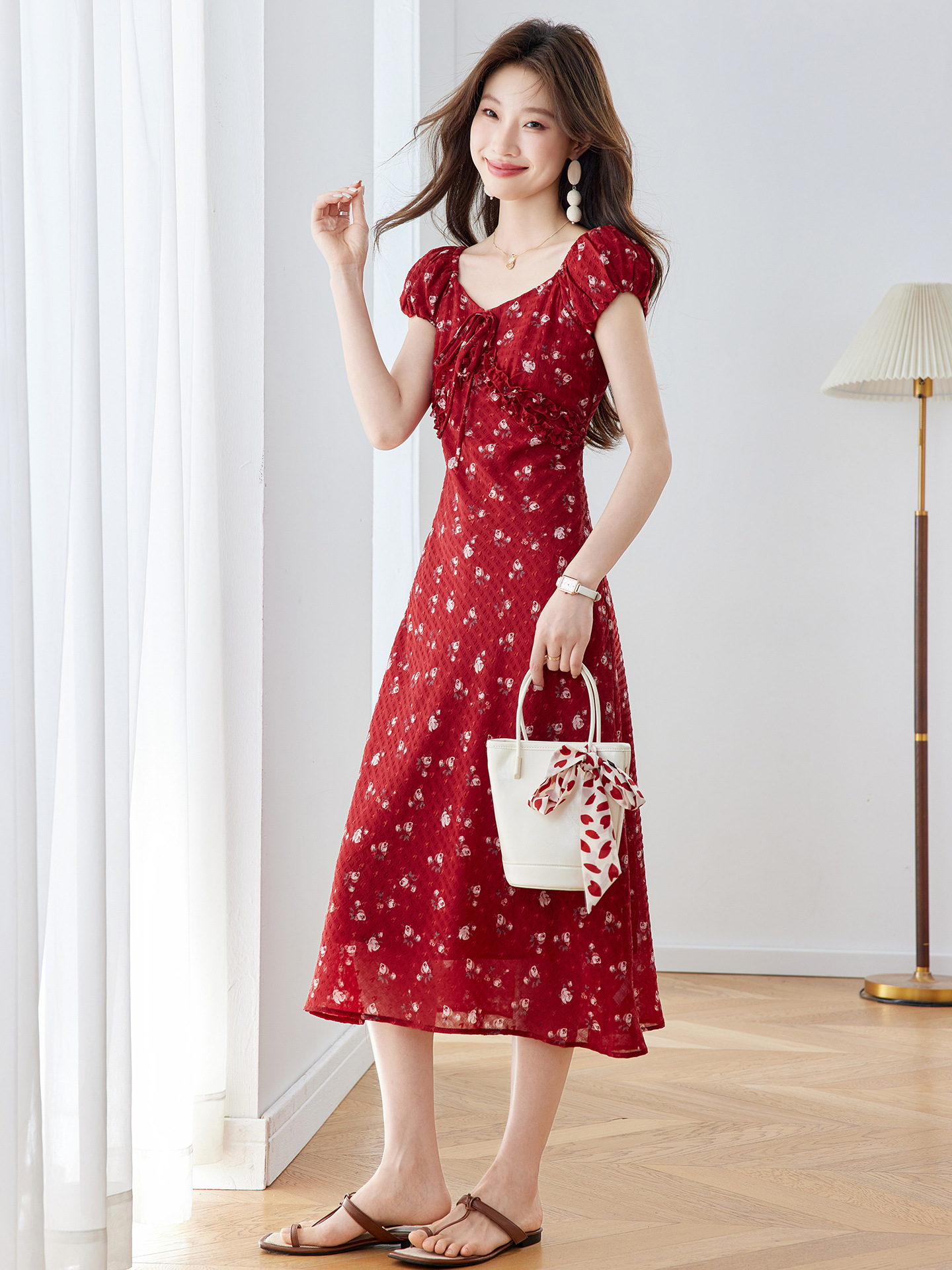 Đầm maxi nữ thắt eo cổ V họa tiết hoa nhí phong cách Pháp — màu vàng, màu đỏ