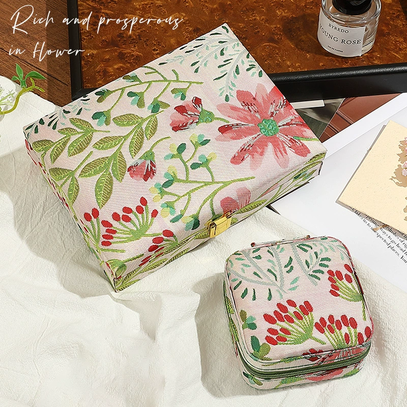 Шкатулка для украшений, вышитый цветочный узор, компактная 20,2×15,2×5 см, элегантная