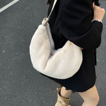 �ﶬ��ëë��Ƥ�ݰ��¿����e��Ӱ����s�������μ�б���Ů��