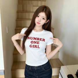 白色正肩短袖印花圆领T恤女夏季休闲百搭修身显瘦性感辣妹上衣女