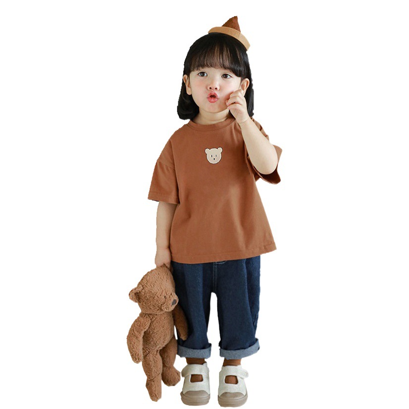 Conjuntos de ropa para padres e hijos, estilo nuevo de verano 2025, conjuntos familiares para una familia de tres, camisetas elegantes de manga corta, peleles con temática de osos para niños y niñas