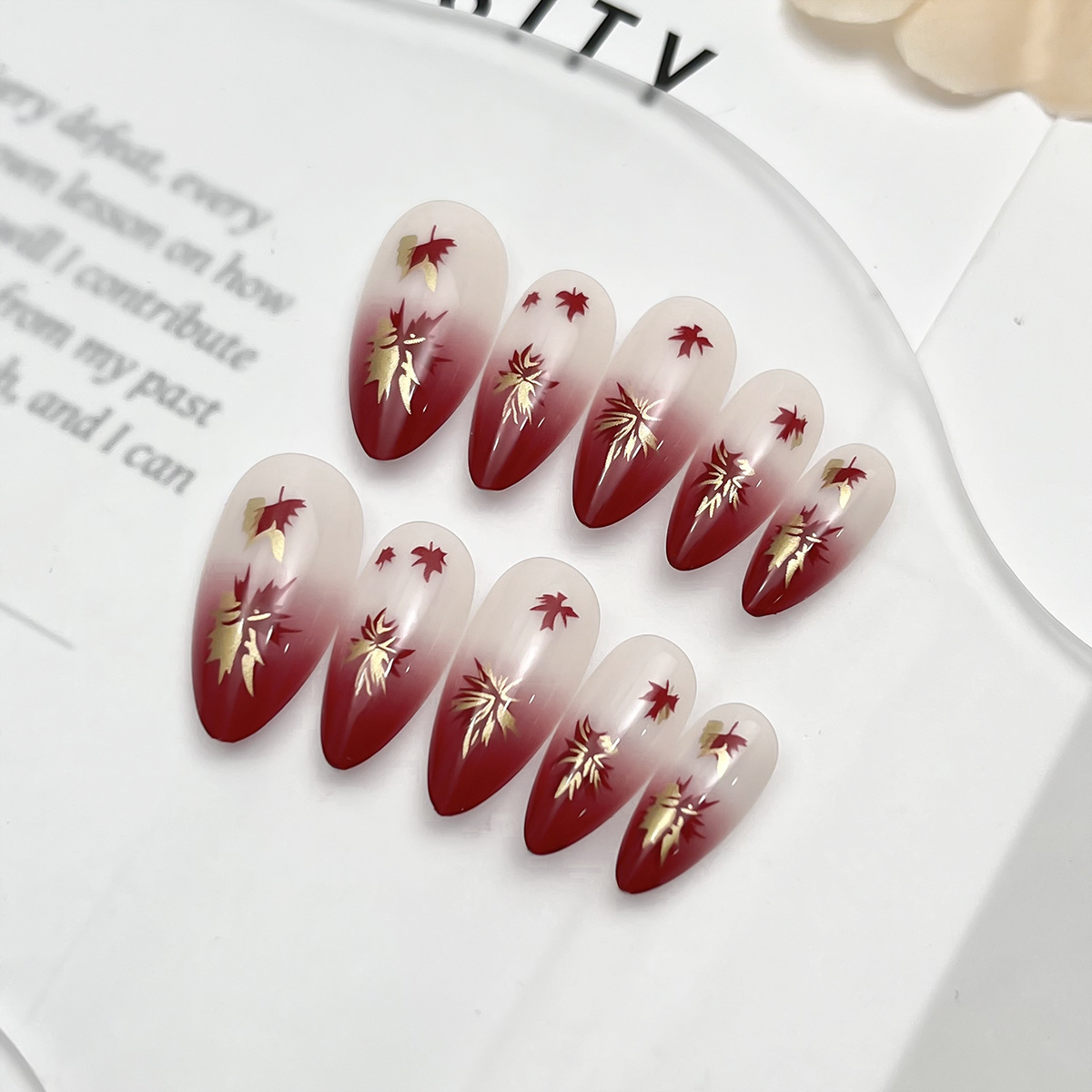 Uña de alto nivel Uña falsa de hoja de arce roja Otoño Invierno Uña falsa Uña de almendra Uña larga desmontable
