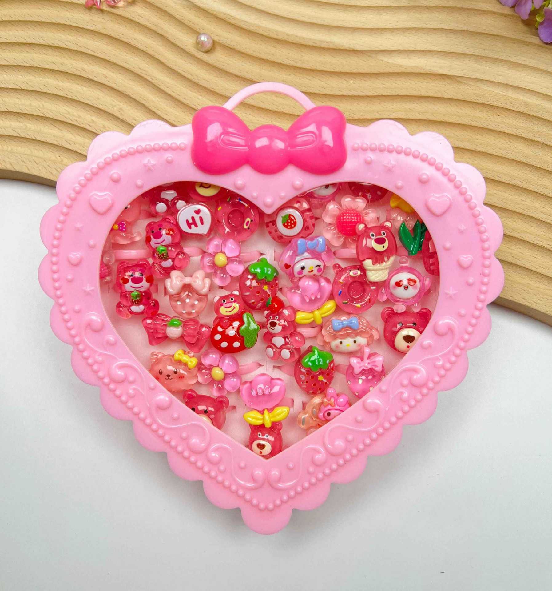 Strawberry with bow, 36 pieces