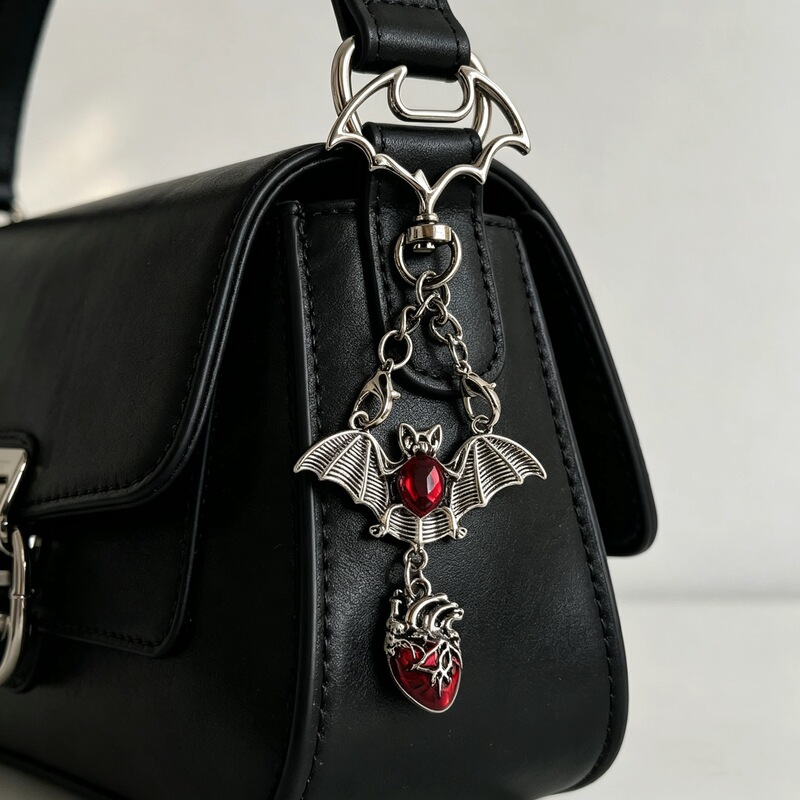 Halloween retro fashion dark gothic bat keychain pendant niche personality subculture bag accessory Halloween retro fashion dark gothic bat keychain pendant niche personality subculture bag accessory