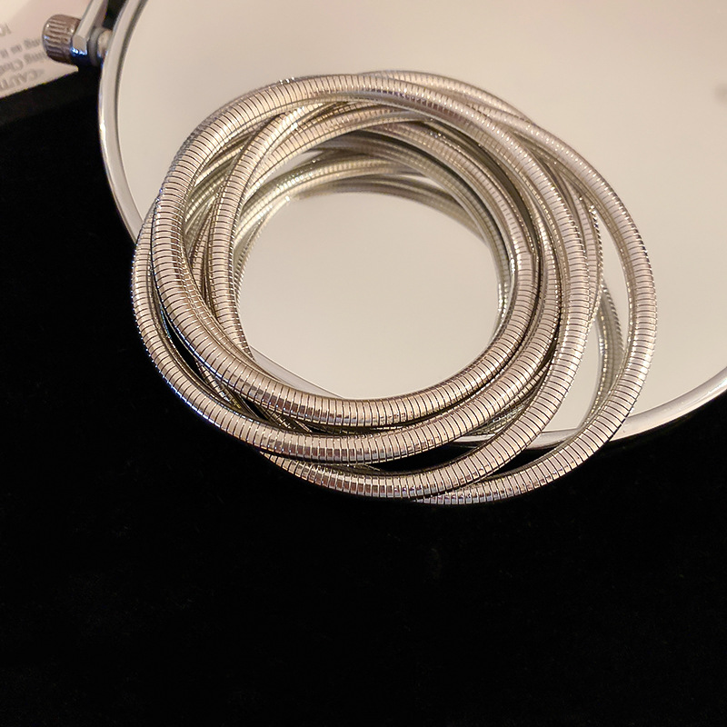 Pulsera elástica de tres capas exagerada retro europea y americana pulsera de diseño creativo personalizada pulsera de lujo ligera de moda para mujeres