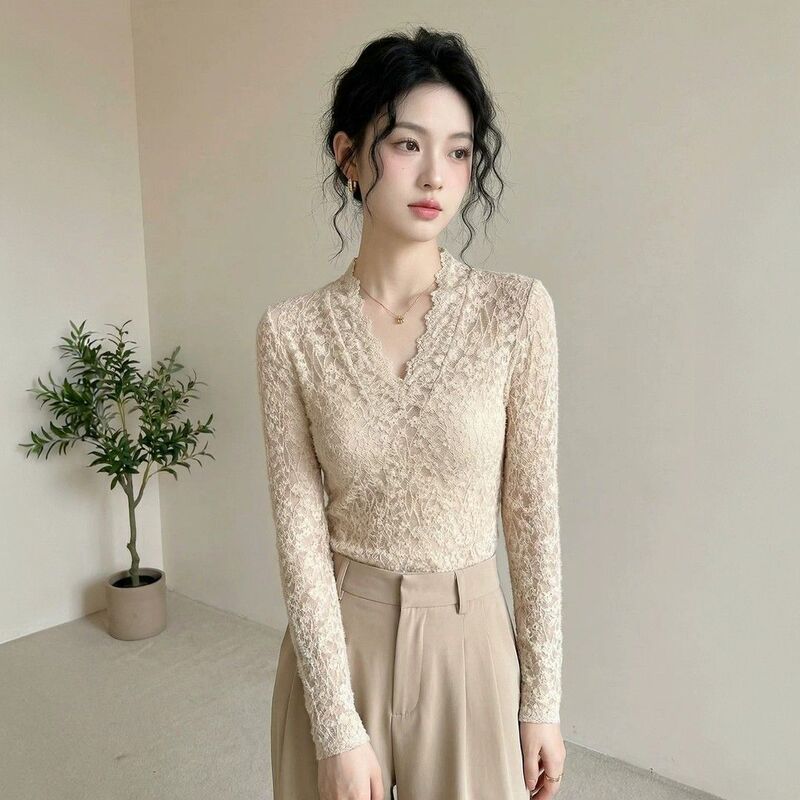 Women's brushed lace long-sleeve base layer top, 2026 autumn/winter new collection, slightly sheer with wavy trim and V-neck, perfect as an inner layer t-shirt