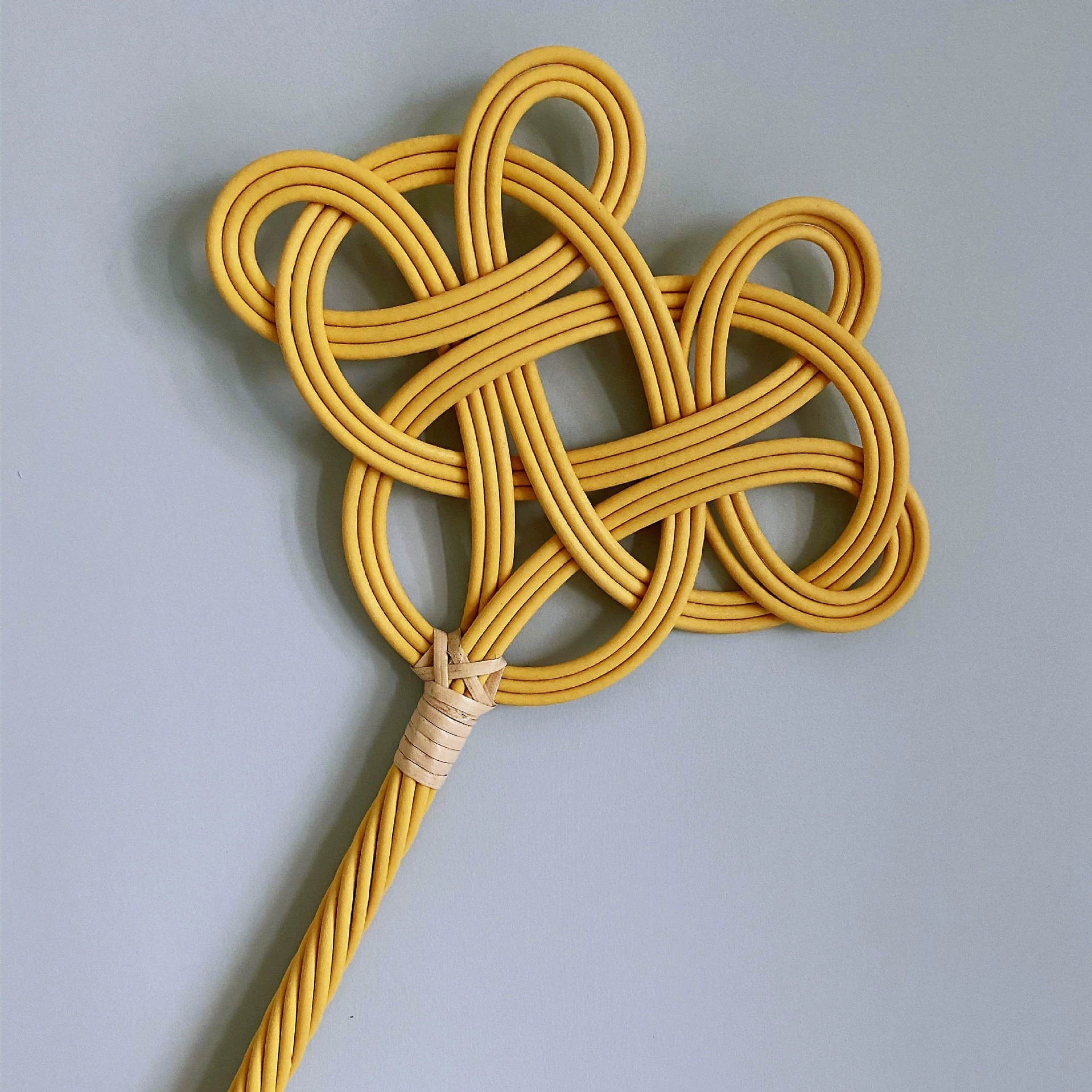 Одеяло одеяло одеяло пуховик хлопает пылью пушистый плетеный ротанг