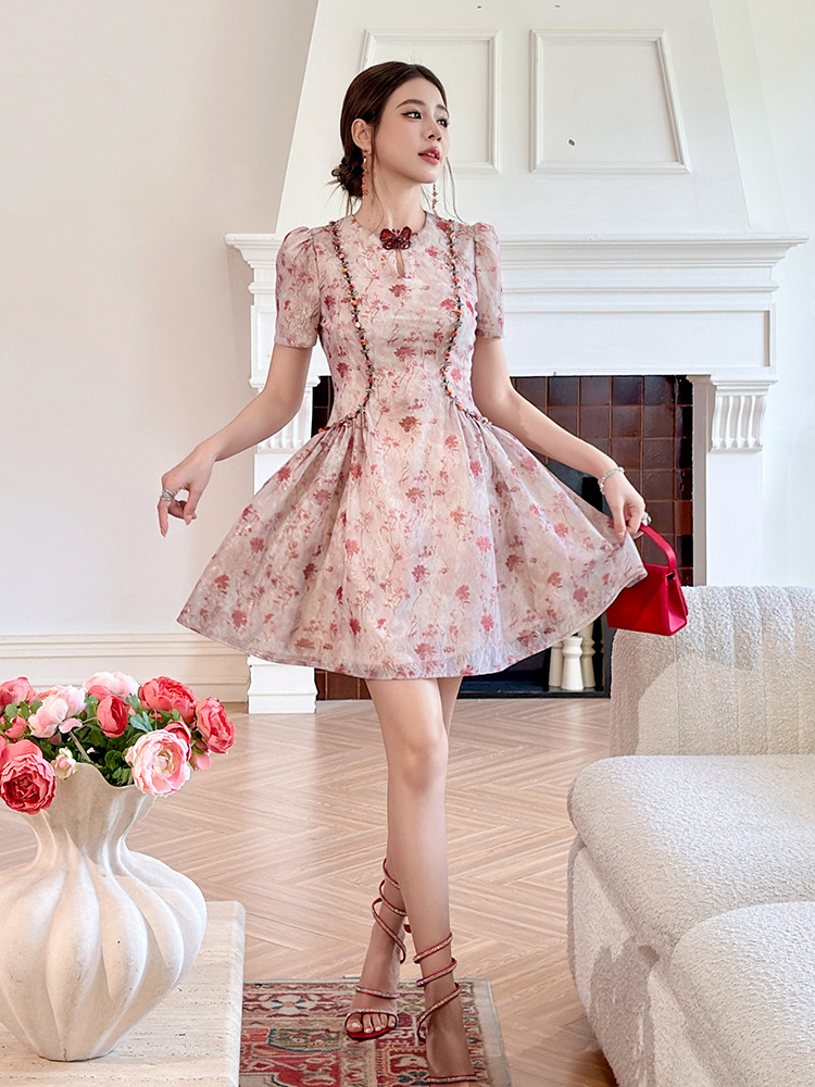 Váy chữ A họa tiết hoa cổ tròn thắt nơ eo phong cách Pháp — màu hồng