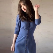薄款冰丝针织连衣裙女夏季2021新款法式温柔风茶歇洋气蓝色长裙潮