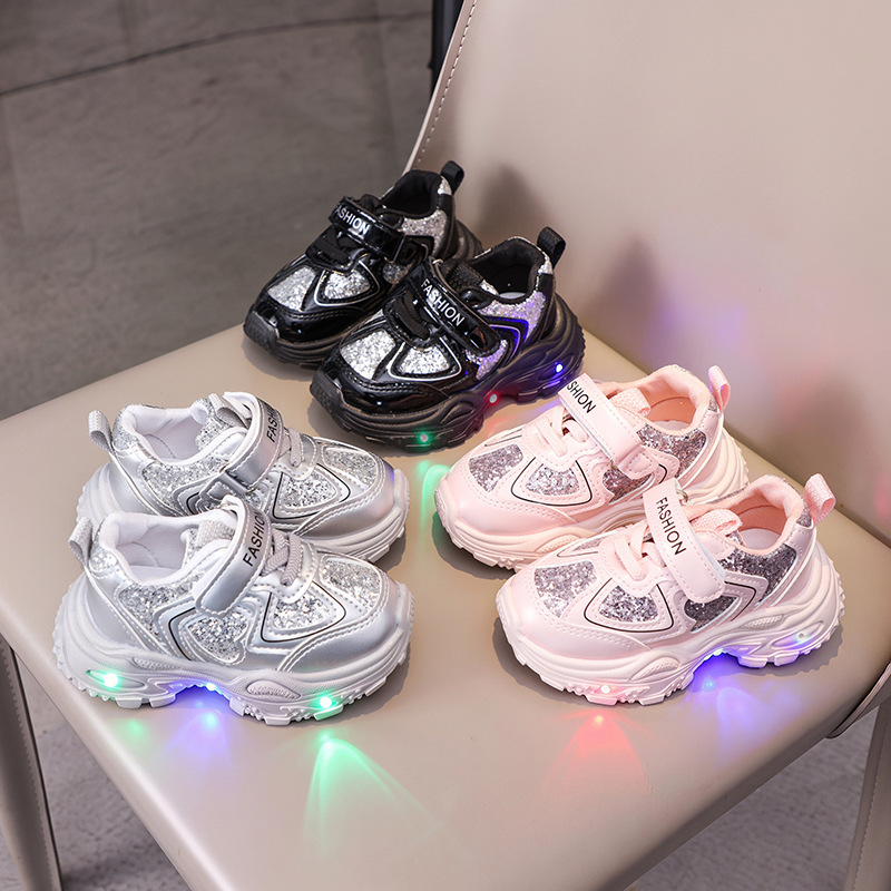 Children's Leather Soft-Soled Luminous Sports Running Shoes 2026 Autumn Baby Sports Shoes for Boys and Girls with Flashing Lights Casual Shoes