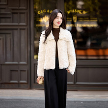 2025冬新款宽松翻领皮毛一体慵懒风短款时尚百搭毛毛外套女HE5523
