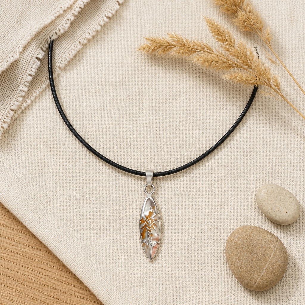 European and American retro leaf pendant necklace for women, black leather cord clavicle chain with shell inlay, niche design jewelry