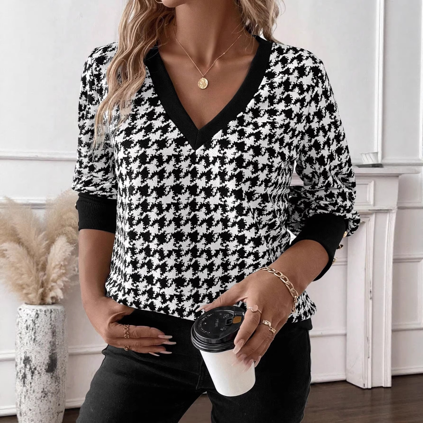 Elegant Women's V-Neck Printed Sweatshirt Long Sleeve T-Shirt Top For Spring/Summer Trendy Streetwear Fashion_ecoleips.com