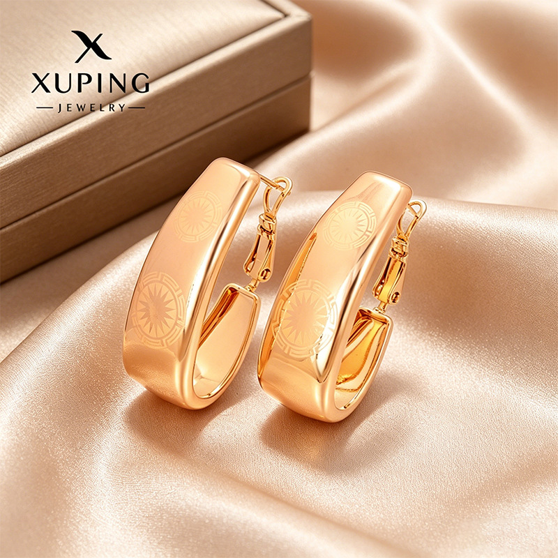 Xuping personalidad exagerada botones de orejas de cobre ruso chapado en aleación de cobre 18k impresión láser brillante estilo retro orejas para mujeres