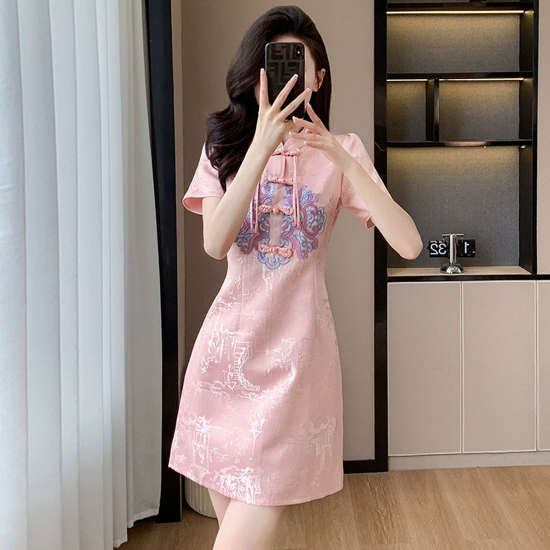 Лето 2025, новая национальная тенденция для девочек, сладкий темперамент, новый китайский стиль, национальный стиль, вышитая пряжка в виде диска, улучшенное платье Cheongsam
